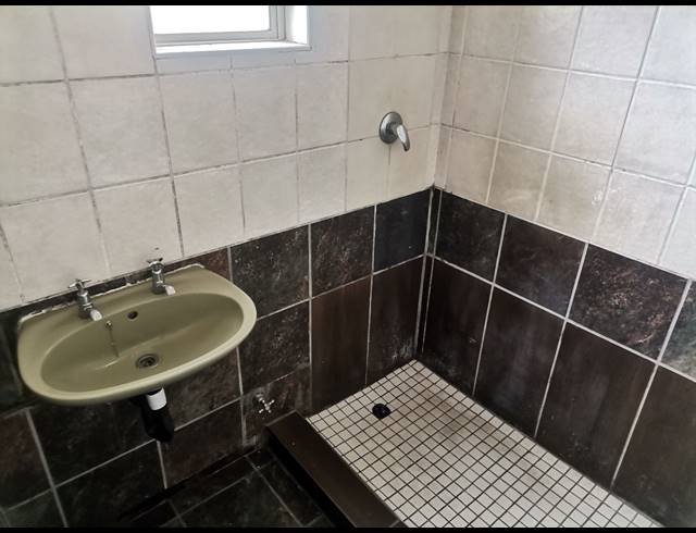 21 BEDROOM APARTMENT BLOCK FOR SALE IN UMBILO